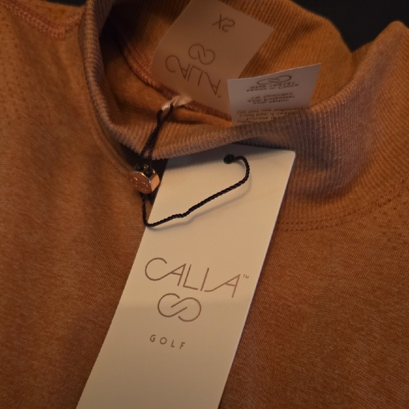 CALIA Top - Picture 2 of 5